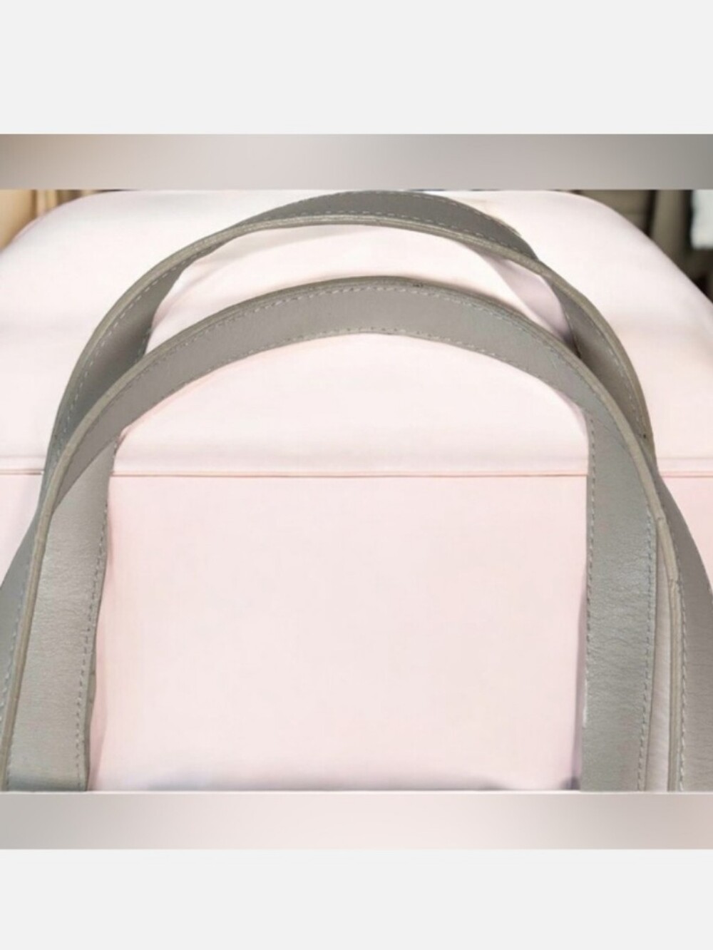 20 4 20 CHANEL Pale Pink Travel Line Tote with Cream Handles Like New Condition - Picture 5 of 15
